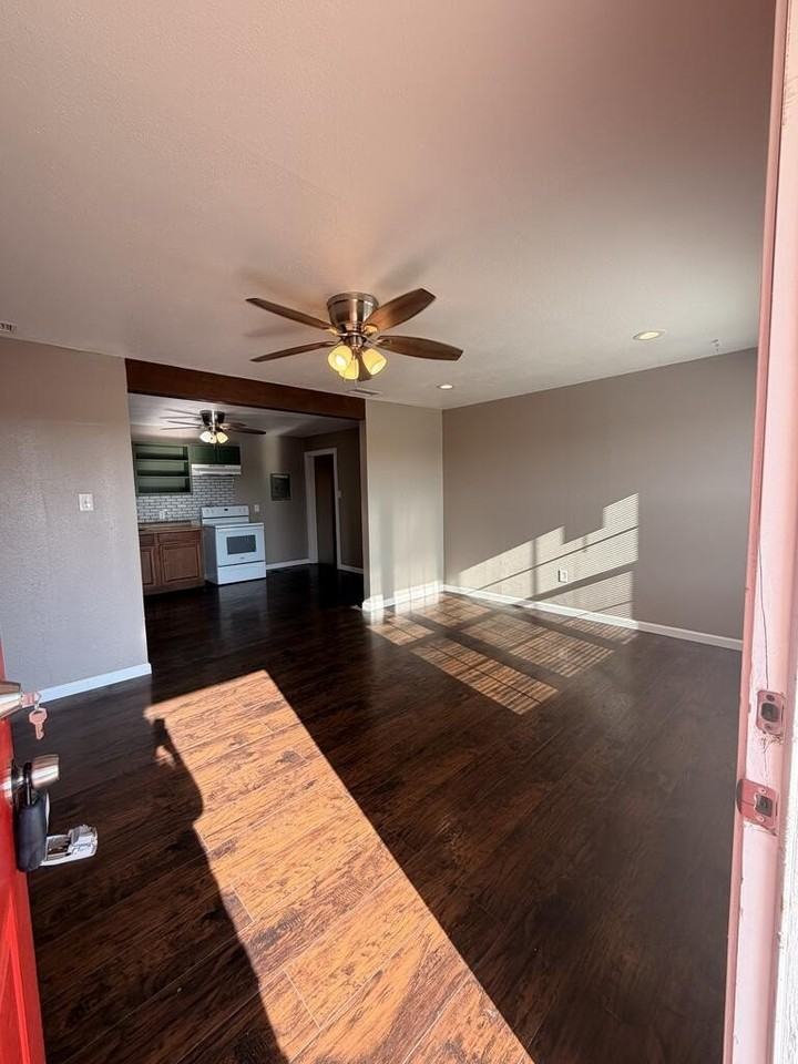 5207 Mcknight Dr - Photo 2 of 12