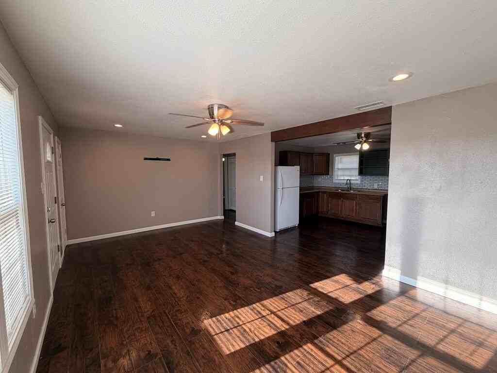 5207 Mcknight Dr - Photo 3 of 12