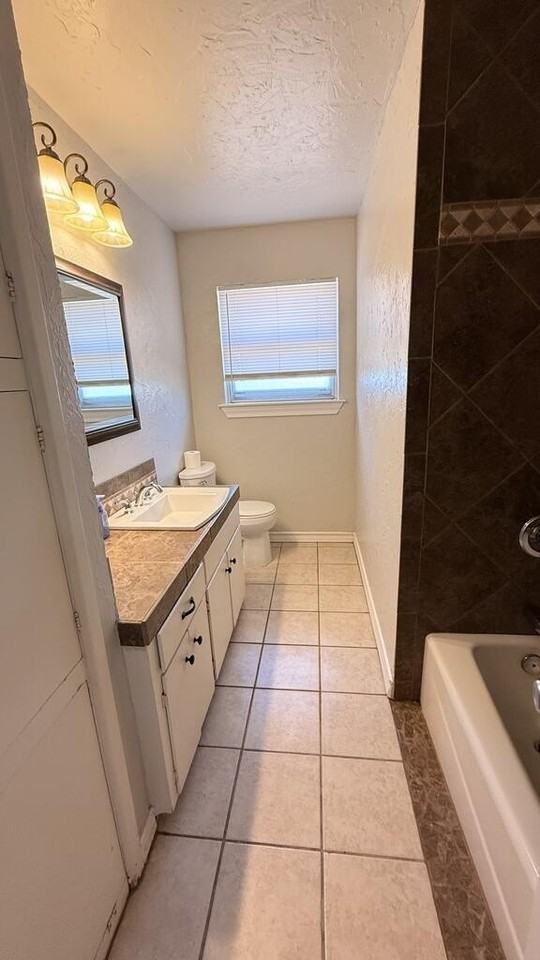 1506 E 37th St - Photo 6 of 12