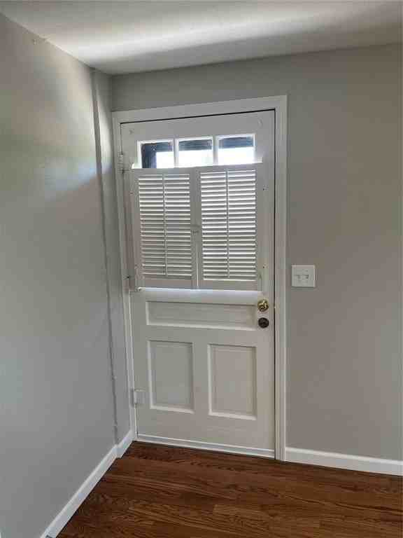 1100 Nw 30th St - Photo 4 of 13