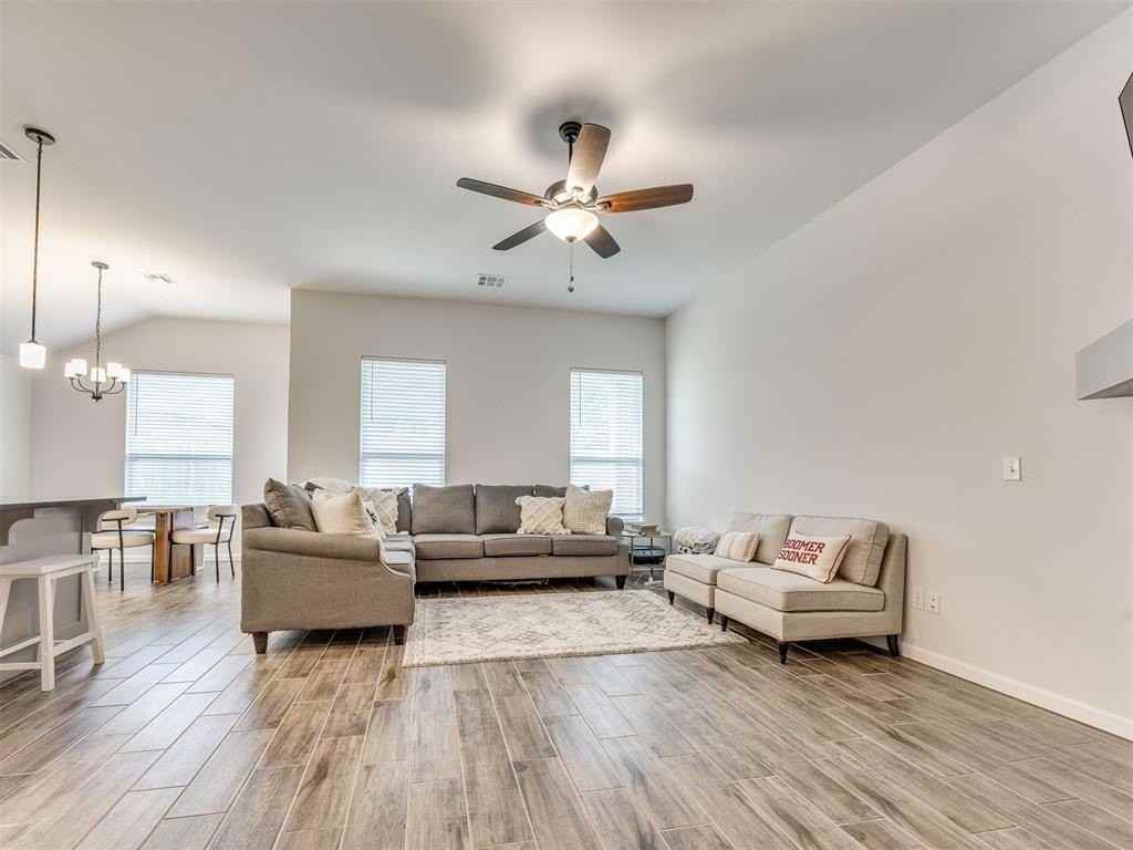 2323 Arcady Ave - Photo 4 of 20