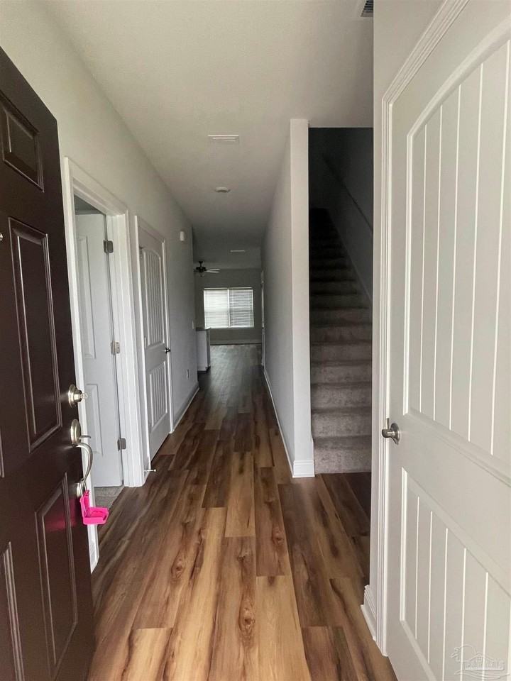 384 Hilburn Ln - Photo 2 of 13