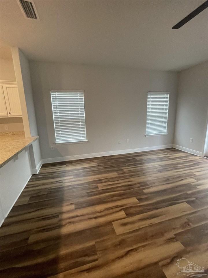 384 Hilburn Ln - Photo 7 of 13