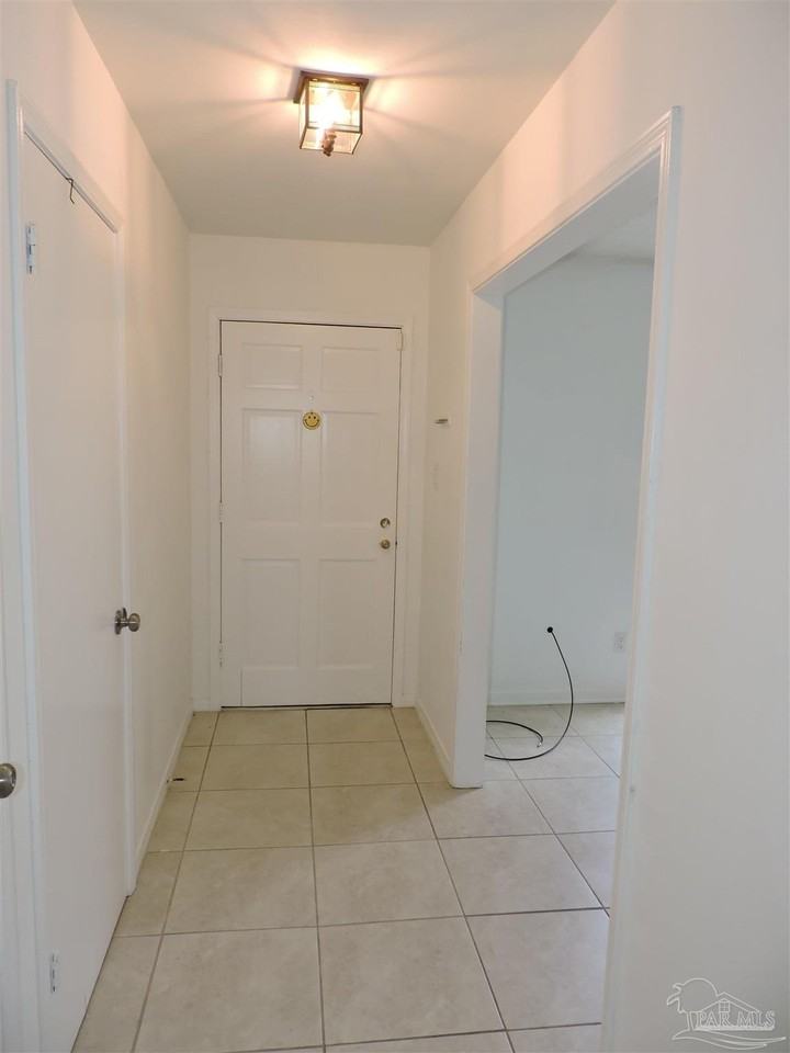 2323 Silversides Loop - Photo 2 of 27