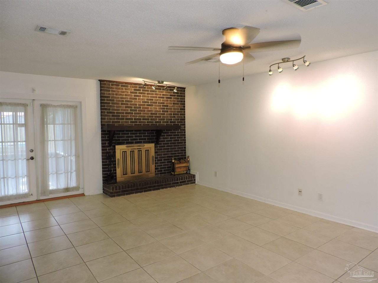 2323 Silversides Loop - Photo 4 of 27