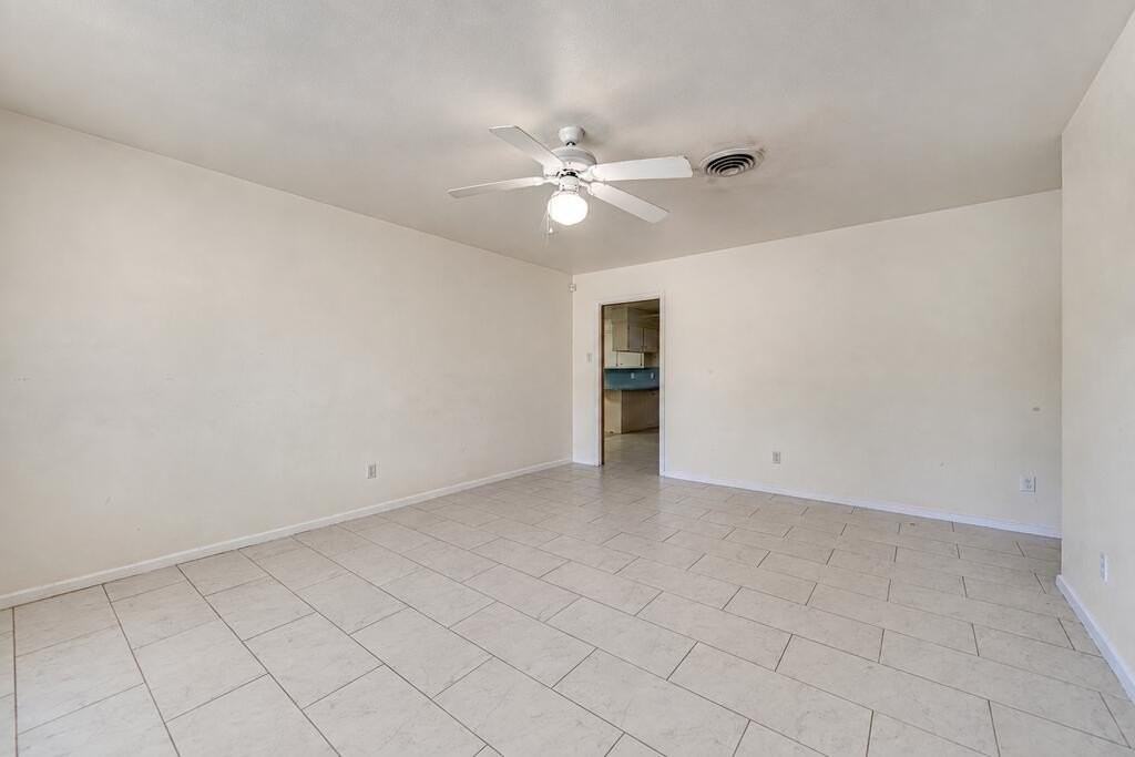 3508 Princeton Ave - Photo 4 of 19