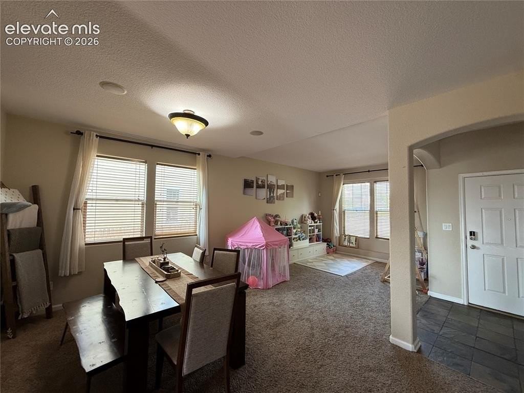 2409 Capital Dr - Photo 4 of 27
