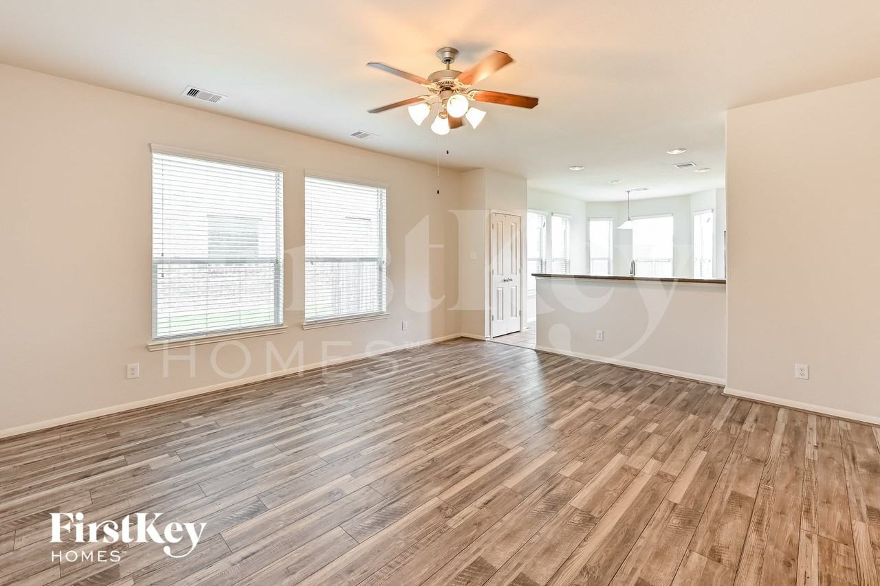 30114 E Sapling Oaks Pl - Photo 2 of 15