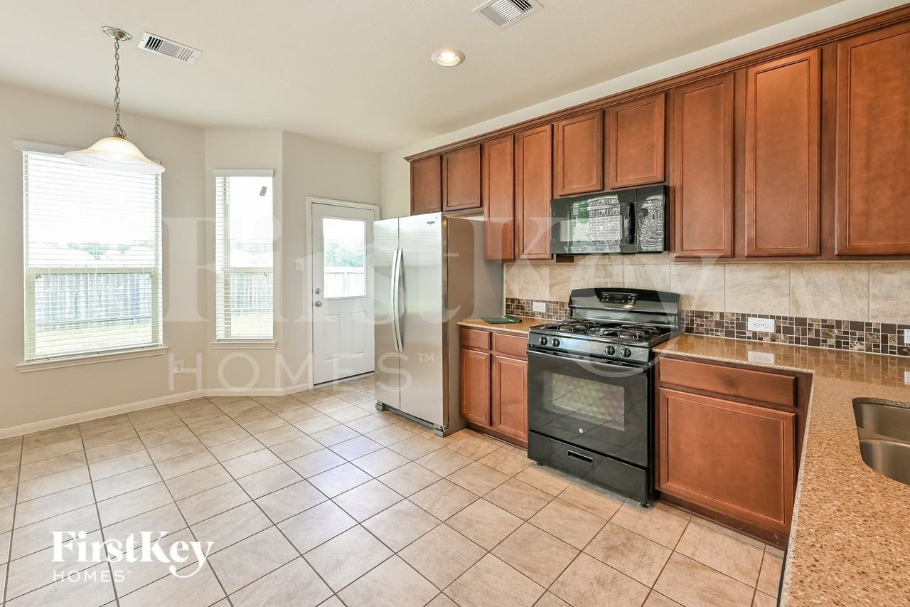 30114 E Sapling Oaks Pl - Photo 3 of 15