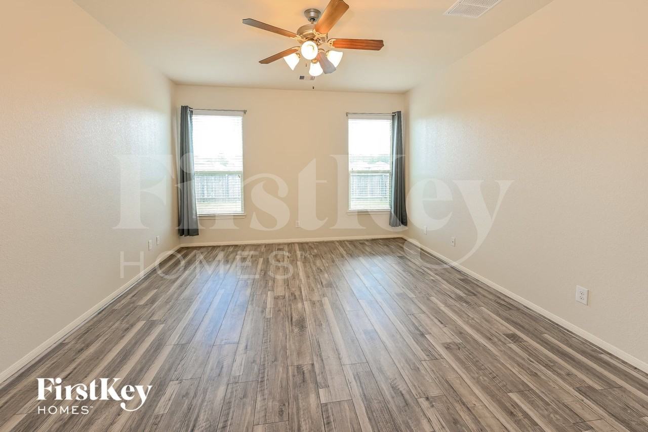 30114 E Sapling Oaks Pl - Photo 6 of 15