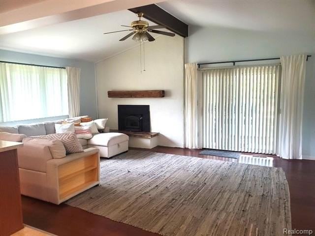 37515 Agar Dr - Photo 4 of 23