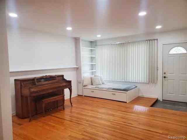 37515 Agar Dr - Photo 5 of 23