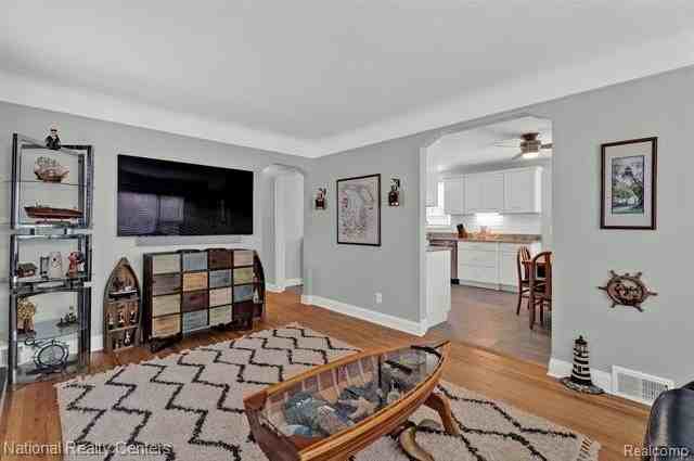 1659 Princeton Rd - Photo 5 of 28