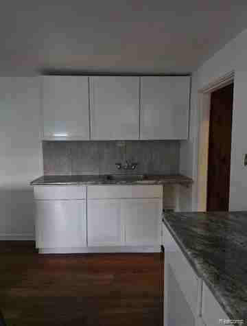 190 W Flint St - Photo 2 of 7