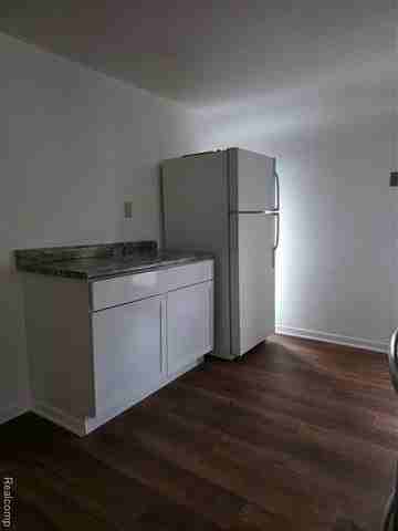 190 W Flint St - Photo 3 of 7