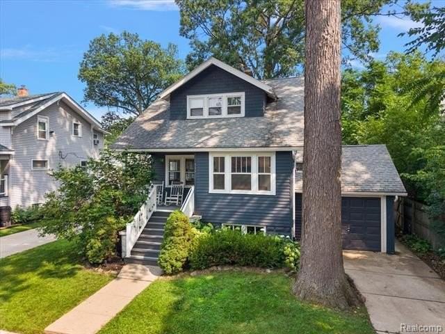 529 Hawthorn Ave - Photo 4 of 50