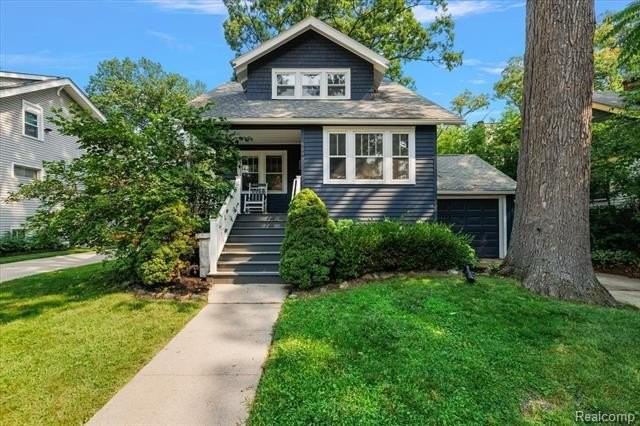 529 Hawthorn Ave - Photo 6 of 50