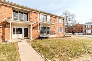 474 Fox Hills Dr N #2 - Photo 1 of 1