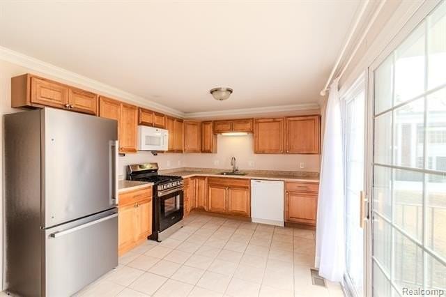 474 Fox Hills Dr N #2 - Photo 4 of 16