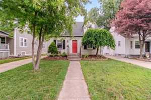 featured image of 727 Forest Ave