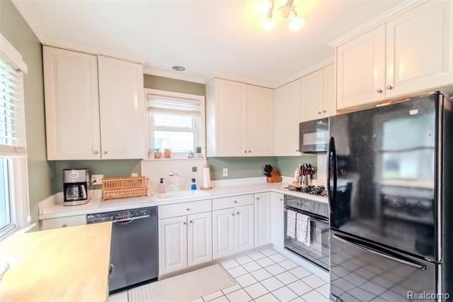 727 Forest Ave - Photo 5 of 15