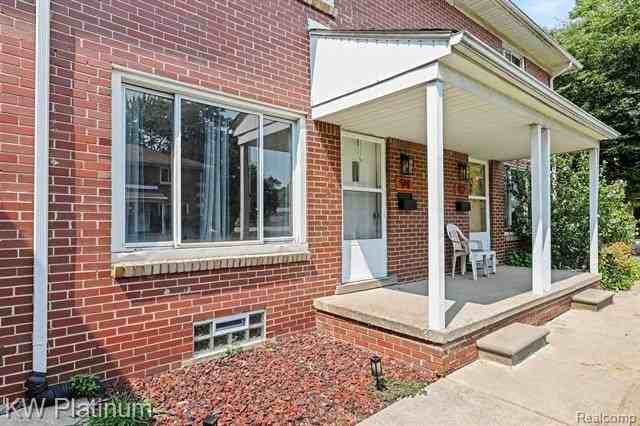 94 Crocker Blvd - Photo 2 of 29