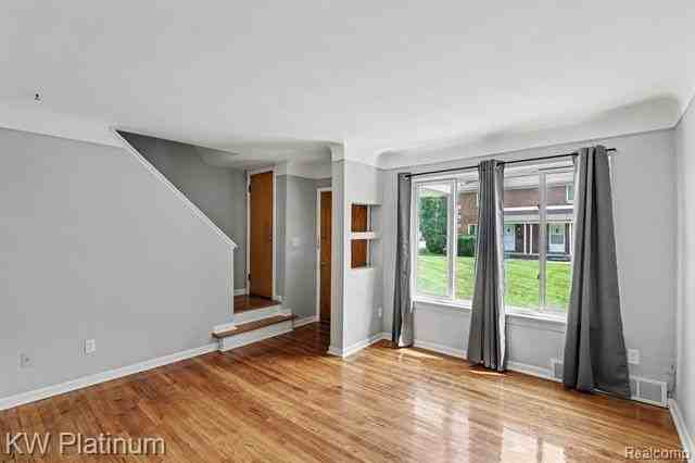 94 Crocker Blvd - Photo 5 of 29