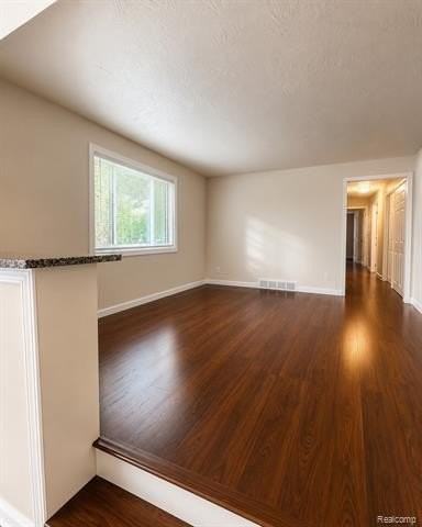 1465 Roy Rd - Photo 4 of 26