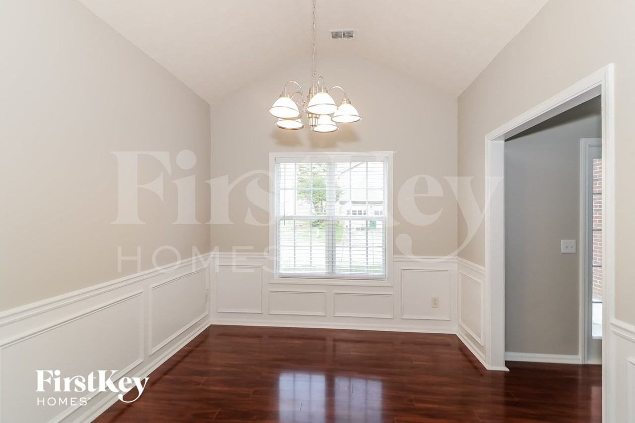 1257 Pounds Ln - Photo 4 of 15