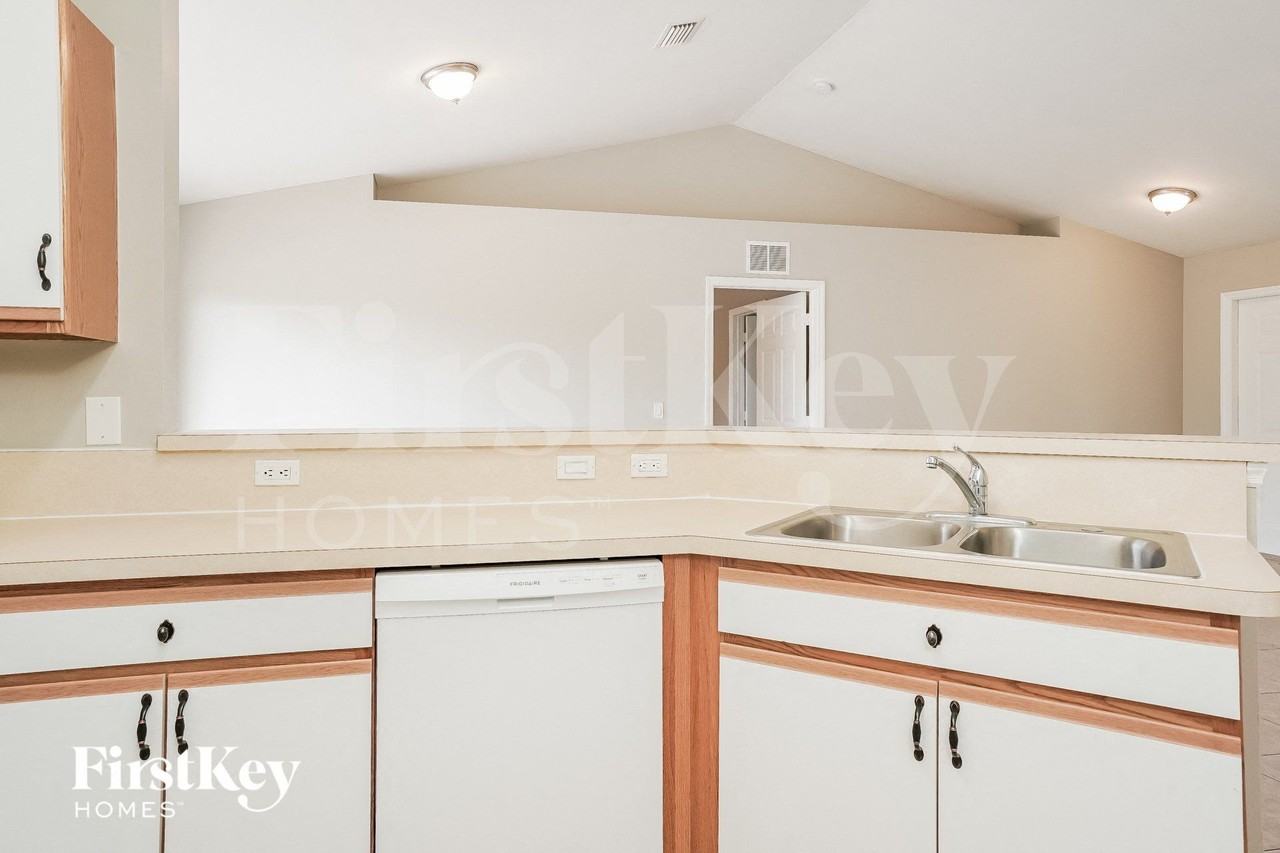 3319 40th St Sw - Photo 6 of 16