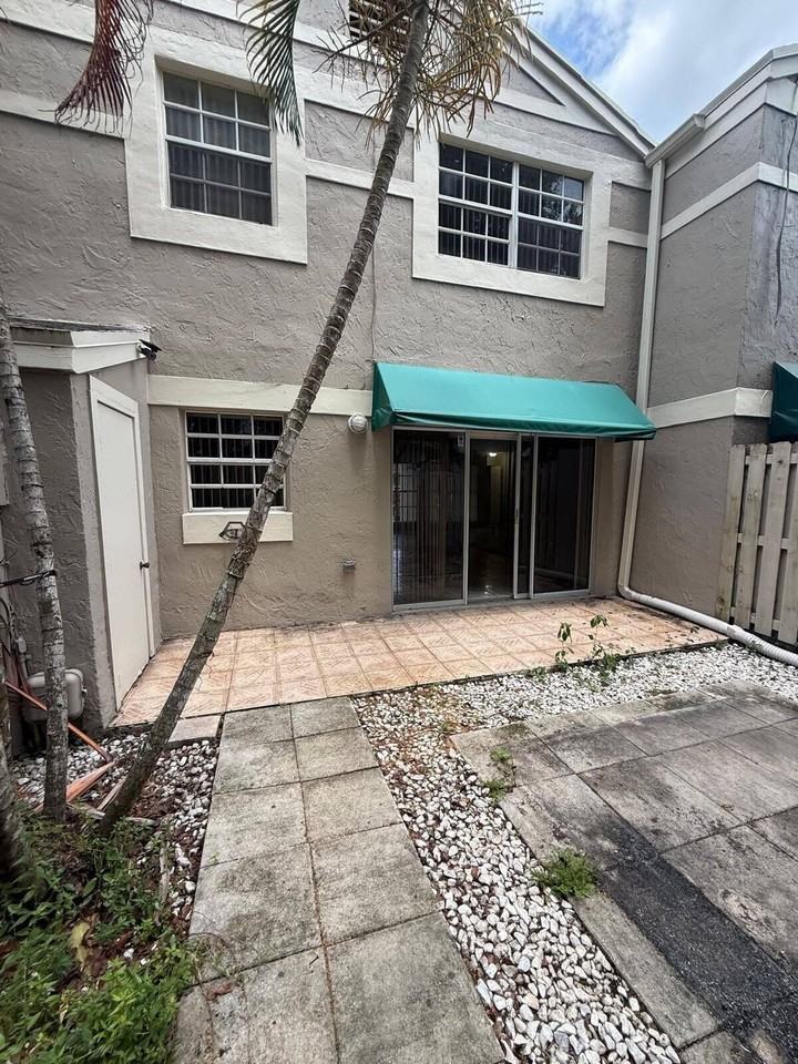 5232 Sw 122nd Ter #5232 - Photo 3 of 34