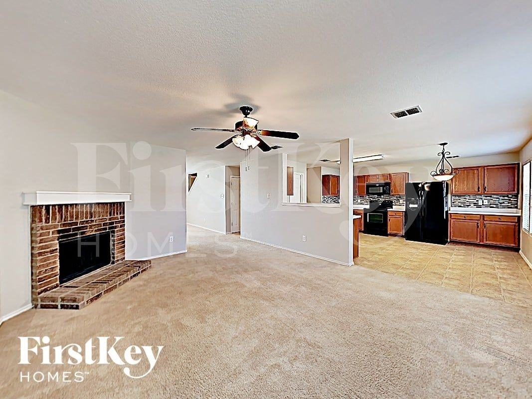 716 Wrigley Dr - Photo 2 of 19