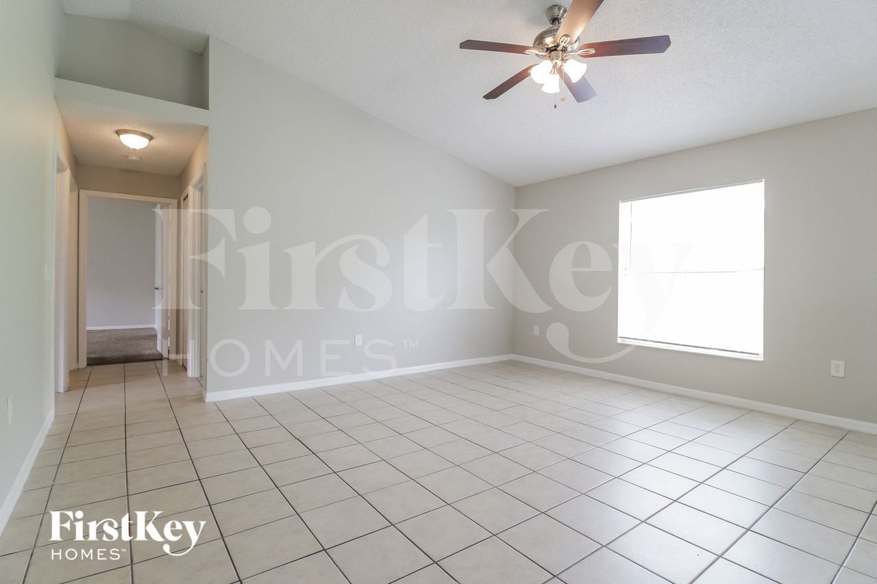 6564 Viewpoint Ct - Photo 2 of 16