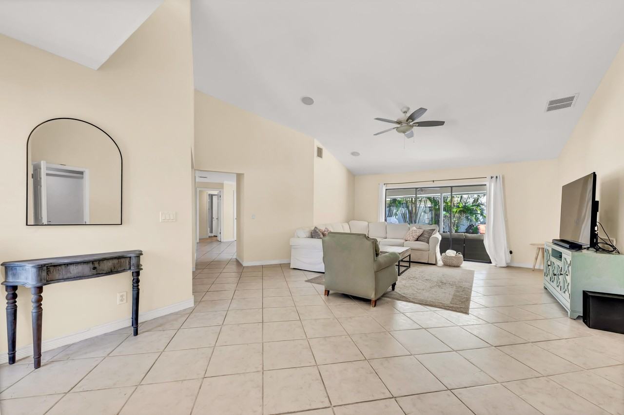 88 Pinehill Trl E - Photo 6 of 33