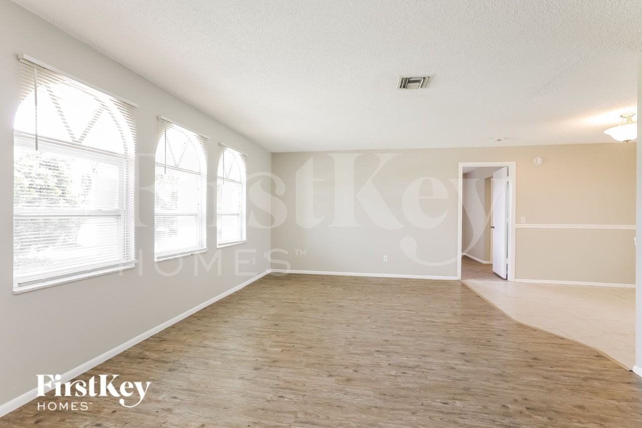 603 Wildwood Pkwy - Photo 7 of 16