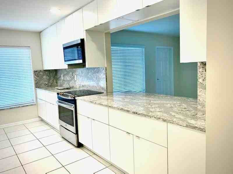 2145 Ne 4th Ct - Photo 4 of 14
