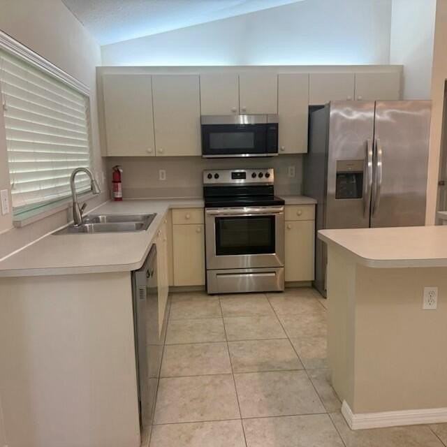 2847 SW S CALABRIA Circle - Photo 2 of 15