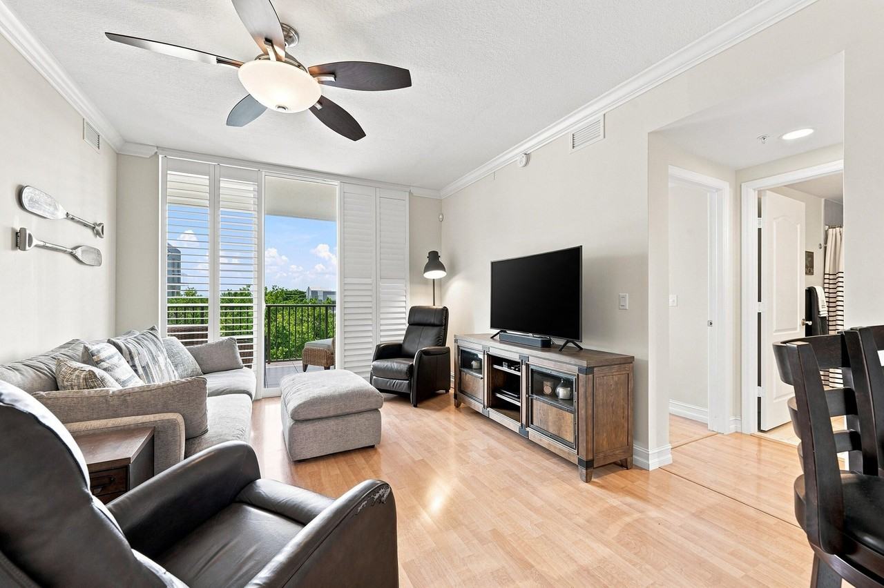101 S Ocean Dr #501 - Photo 5 of 45