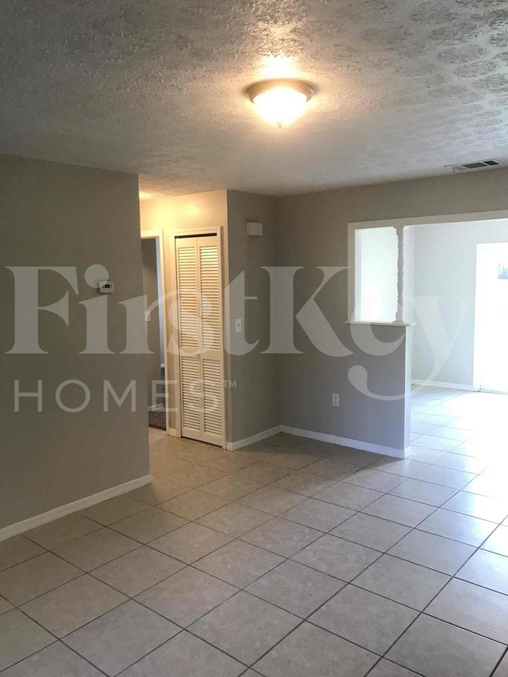4804 Oriole Dr - Photo 2 of 20