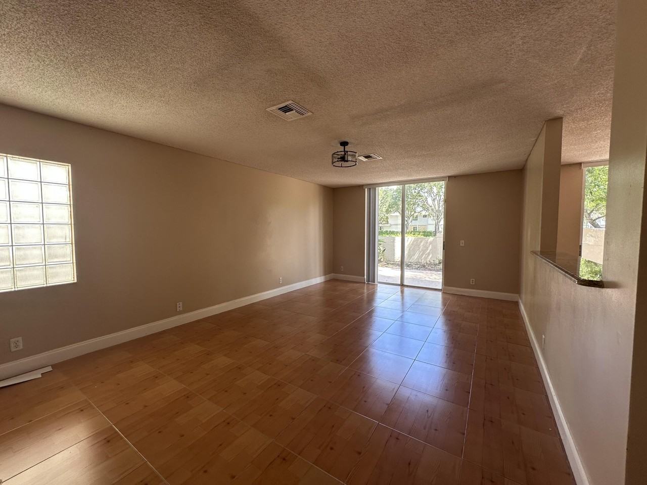 9761 Nw 2nd St - Photo 7 of 15