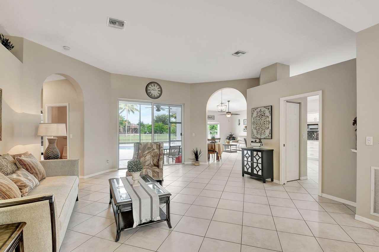 11723 Waterbend Ct - Photo 2 of 42