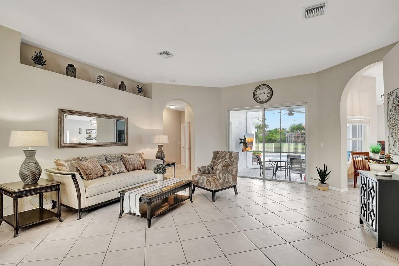 11723 Waterbend Ct - Photo 5 of 42