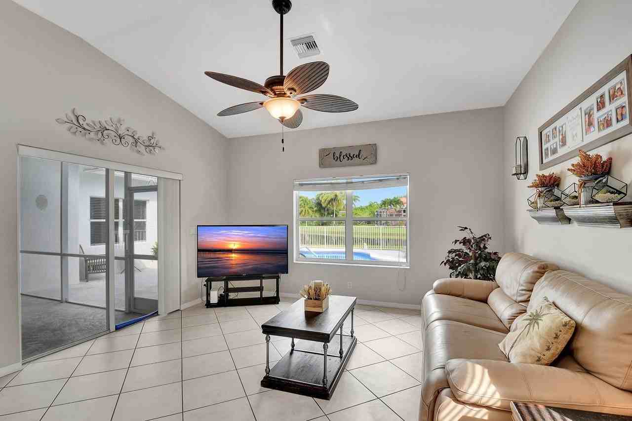 11723 Waterbend Ct - Photo 6 of 42