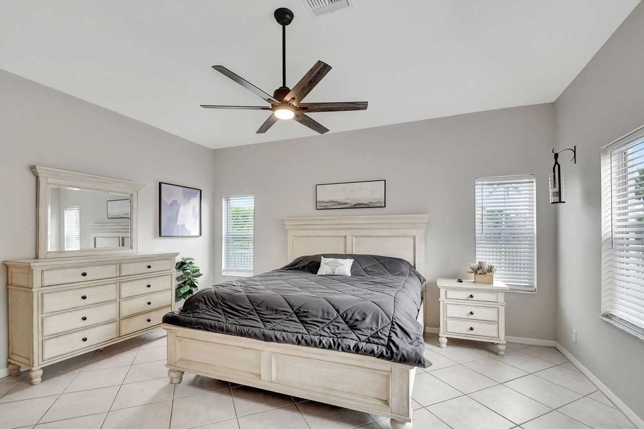 11723 Waterbend Ct - Photo 7 of 42