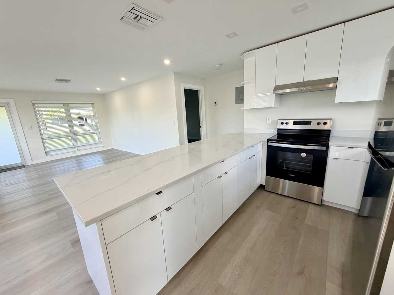 2070 Ne 56th St #1 - Photo 4 of 16