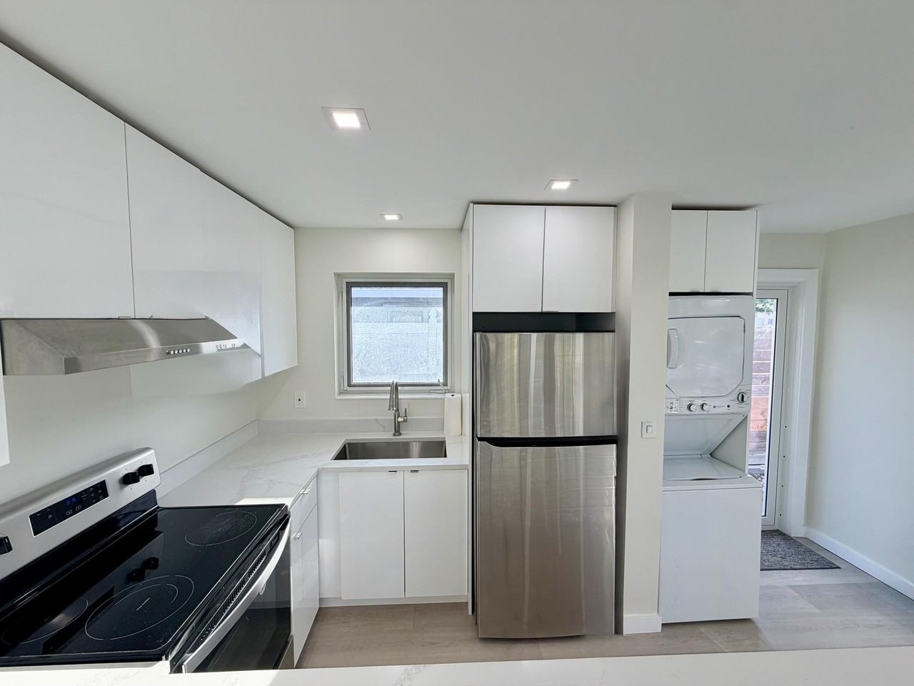 2070 Ne 56th St #1 - Photo 7 of 16