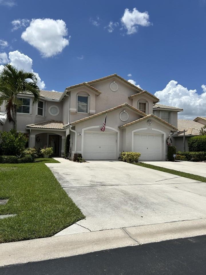 10470 Pelican Dr - Photo 2 of 32