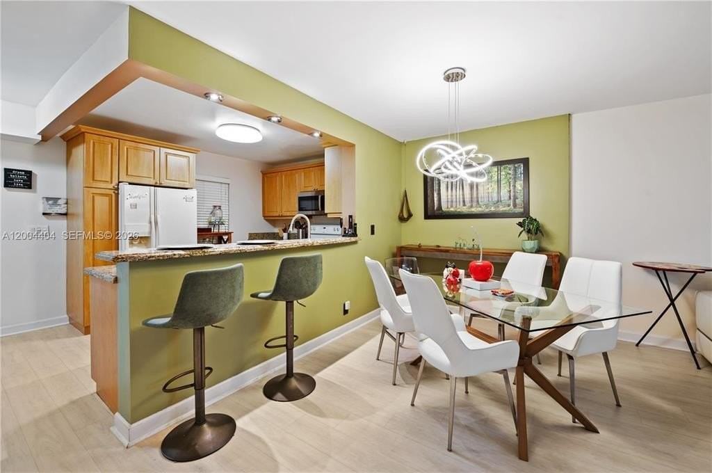 424 Se 10th St #104 - Photo 7 of 12