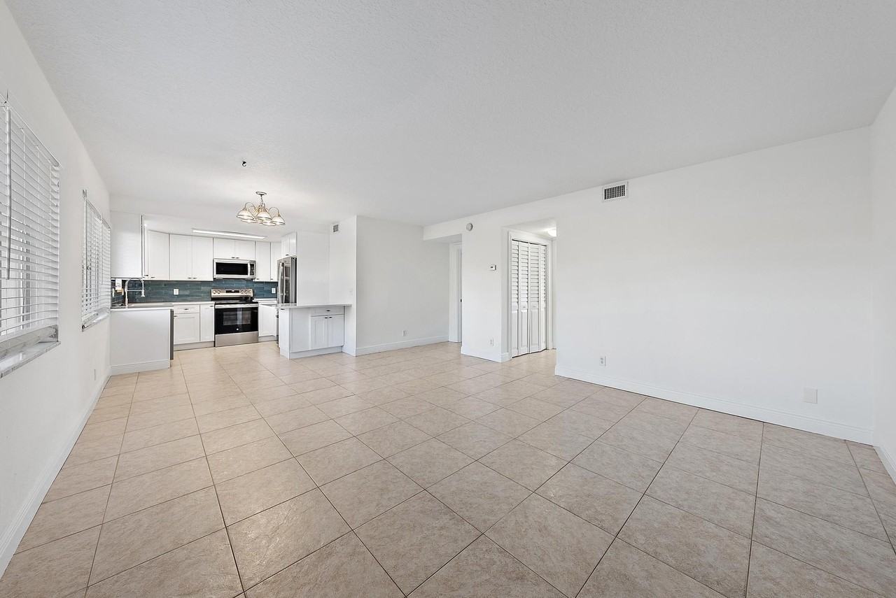 316 Southwind Ct #107 - Photo 2 of 15
