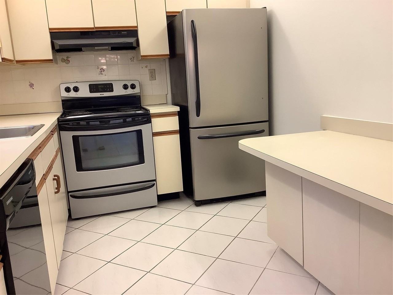 15126 Ashland St #246 - Photo 3 of 21
